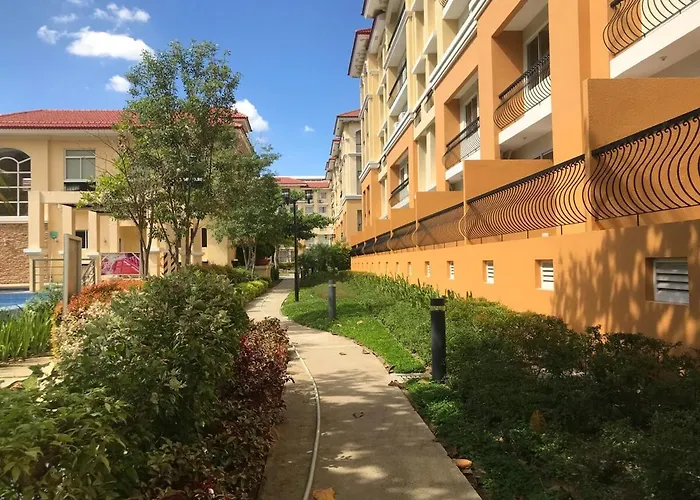Chic Near Ocean Park Apartment *